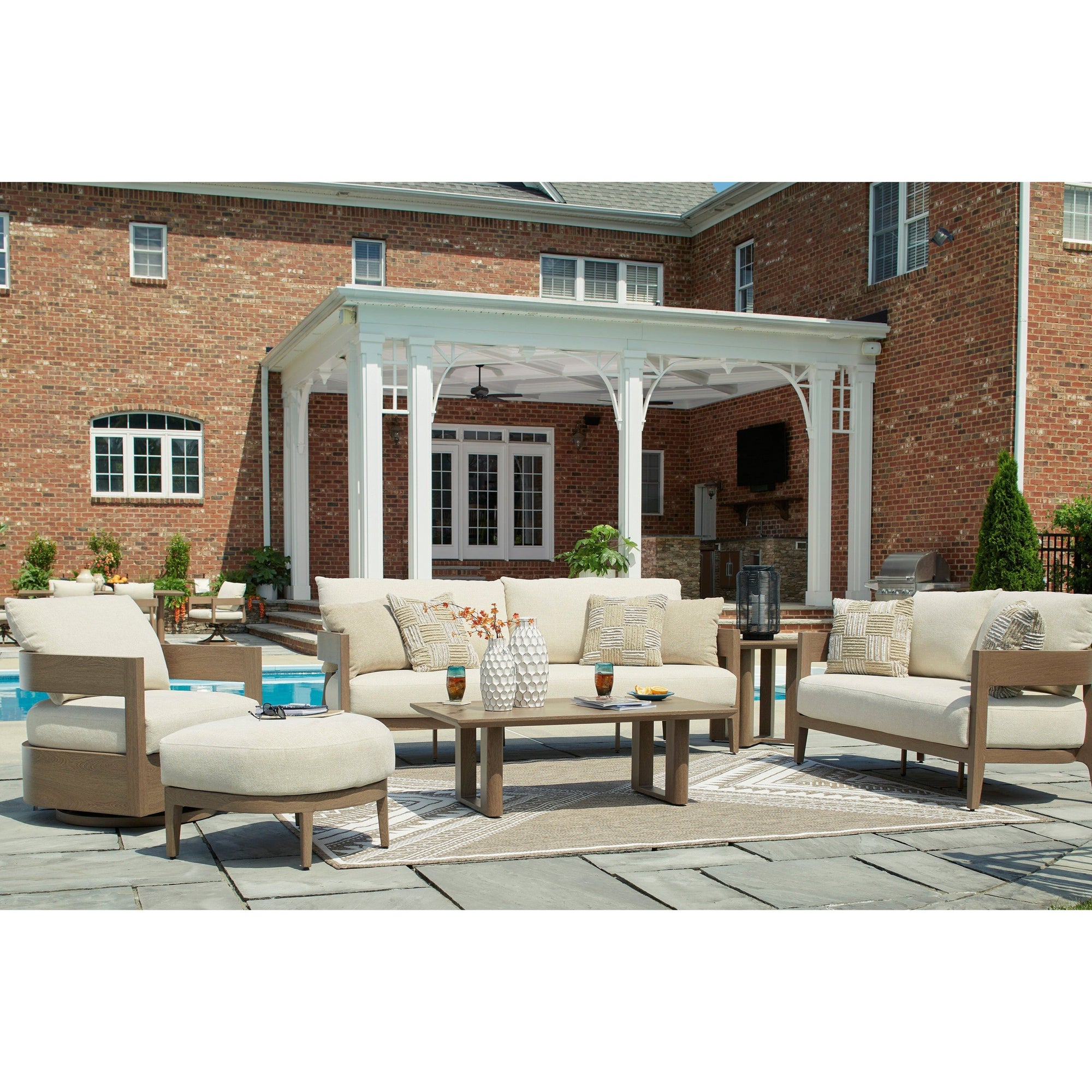 RH Curve Outdoor Seating